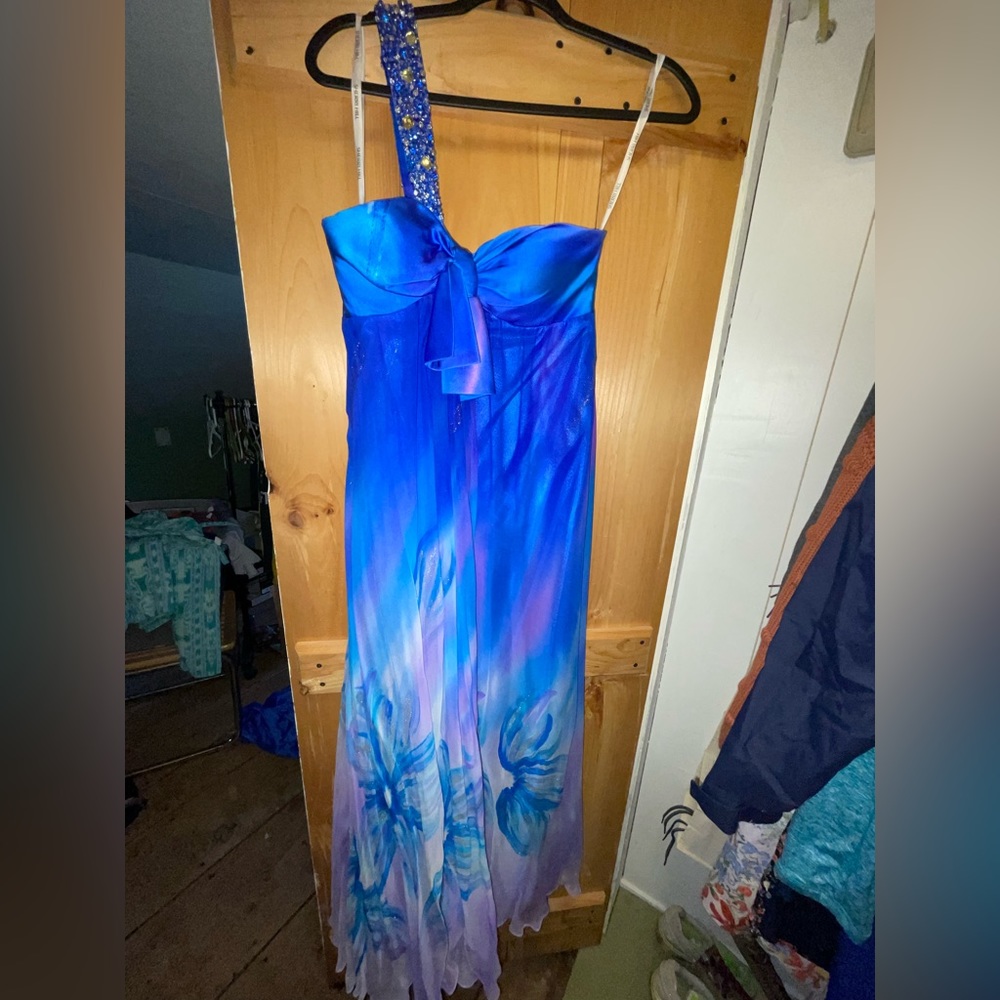 Sherri Hill Prom Dress - Picture 2 of 11